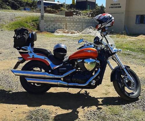 SUZUKI BOULEVARD M800 